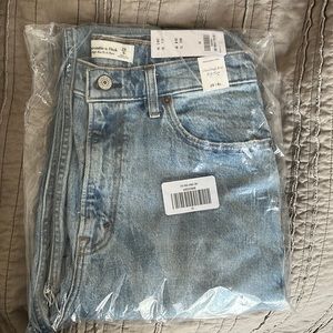 BRAND NEW Ultra High Rise Kick Flair Jeans